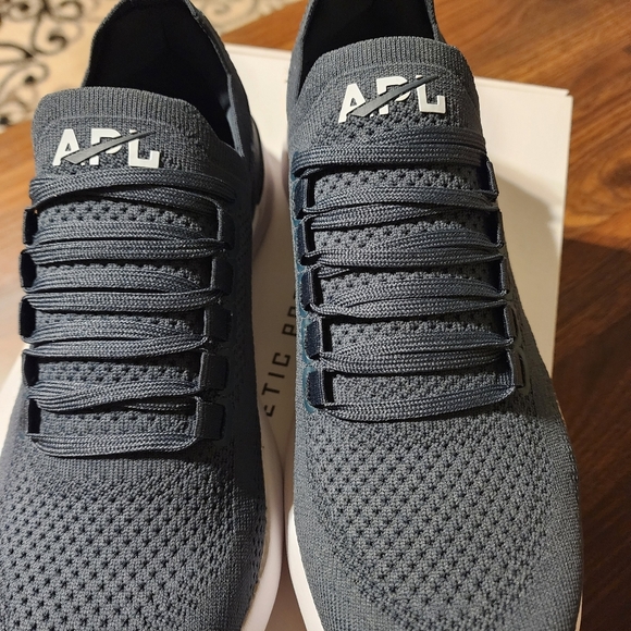 APL Techloom Breeze Men’s Sz 7 Black Midnight Jungle Sneakers Training Shoes